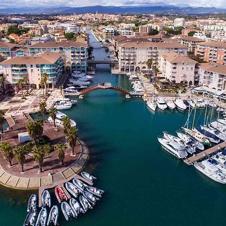 Hotel Sable Et Soleil - Port, Plage Et Jacuzzi Prive Фрежюс Экстерьер фото