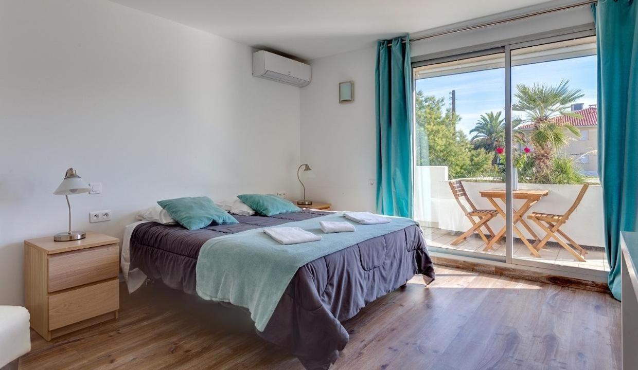 Hotel Sable Et Soleil - Port, Plage Et Jacuzzi Prive Фрежюс Экстерьер фото