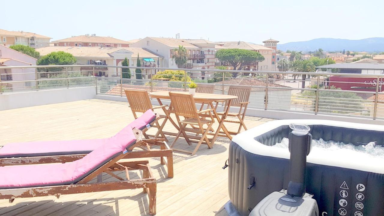 Hotel Sable Et Soleil - Port, Plage Et Jacuzzi Prive Фрежюс Экстерьер фото