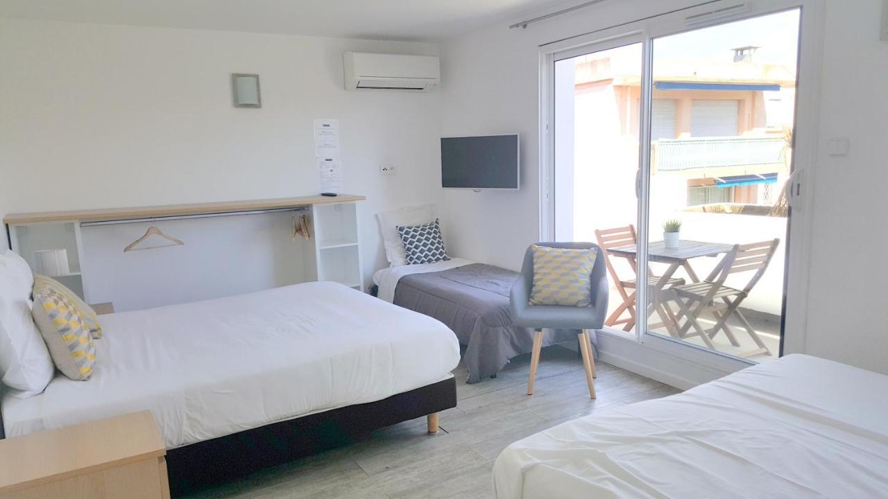 Hotel Sable Et Soleil - Port, Plage Et Jacuzzi Prive Фрежюс Экстерьер фото